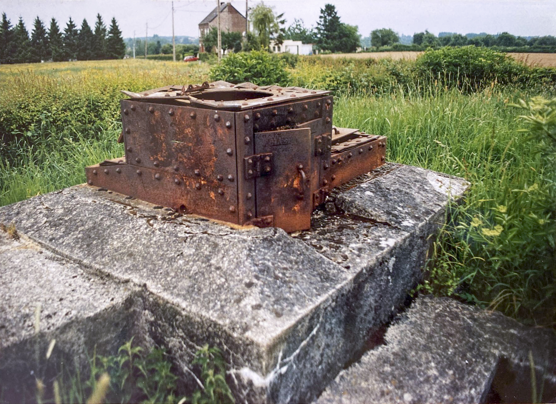 Ligne Maginot - B558 - BUVIGNIES - (Observatoire d'artillerie) - Le char FT radio utilisé comme observatoire - Jean-Louis NOSPELD