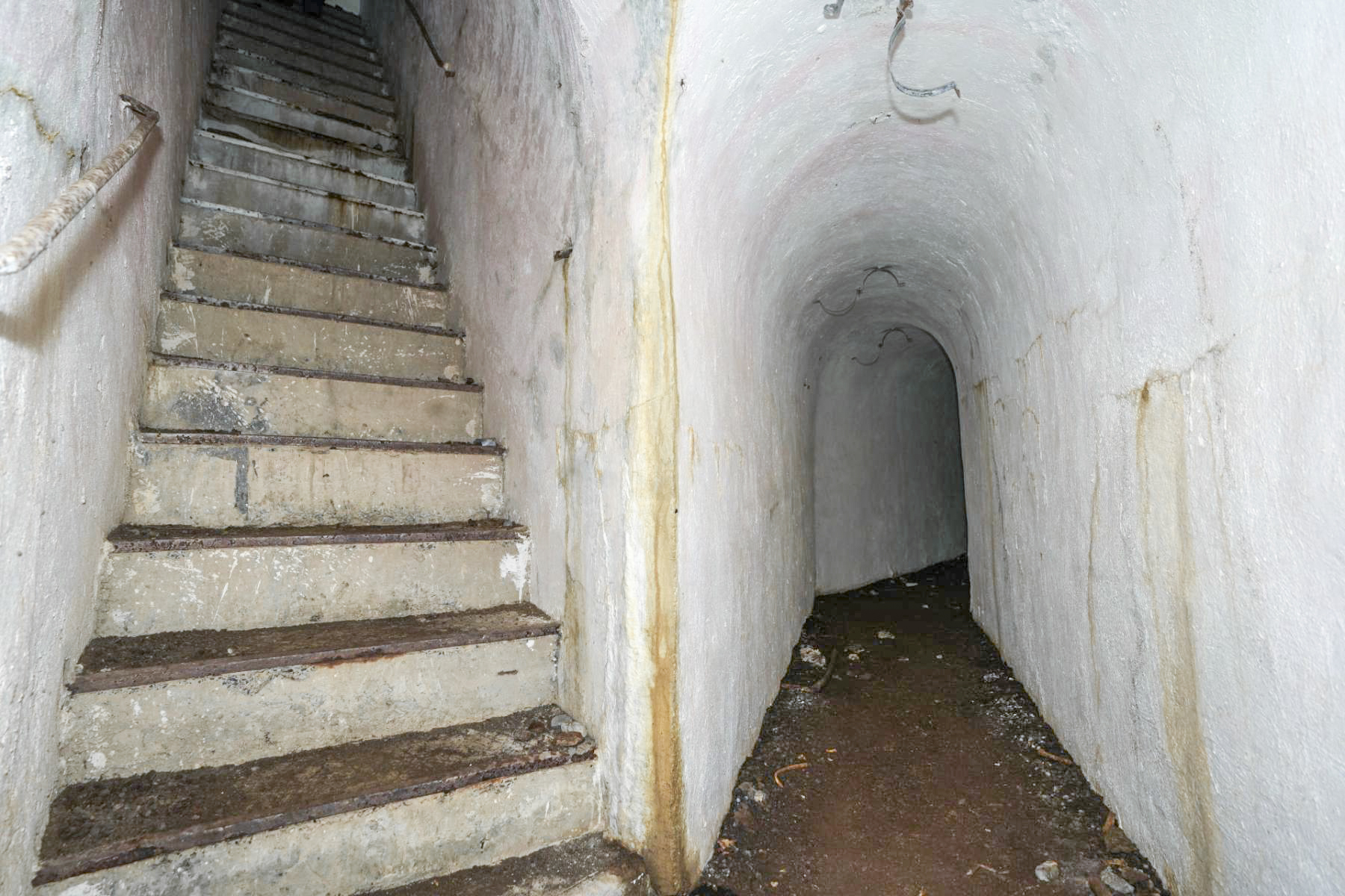 Ligne Maginot - CONCHETAS - CONQUET (OC) - (Ouvrage d'infanterie) - Bloc 5
L'escalier menant au bloc. - duomaxw