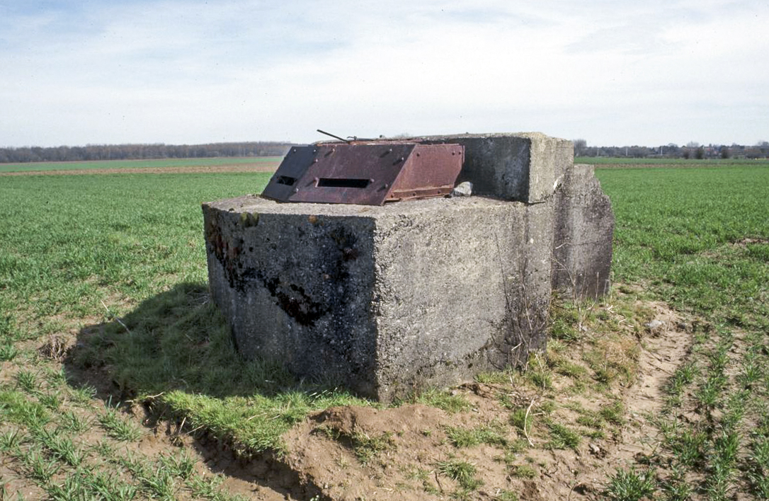 Ligne Maginot - B576 - FERME DU GARD - (Observatoire d'artillerie) - L'observatoire B576 avec une guerite OD 90 - Ammagsdr