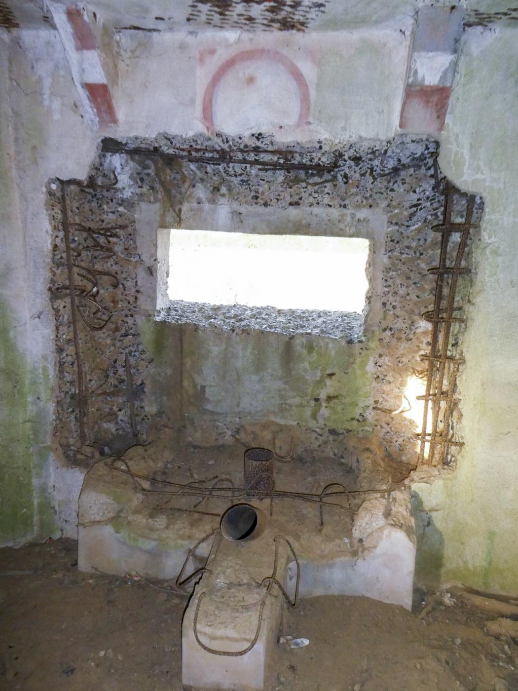 Ligne Maginot - B550 - LA BOETE - (Blockhaus pour canon) - Créneau Est - ELLENA Daniel - CUNY Philippe