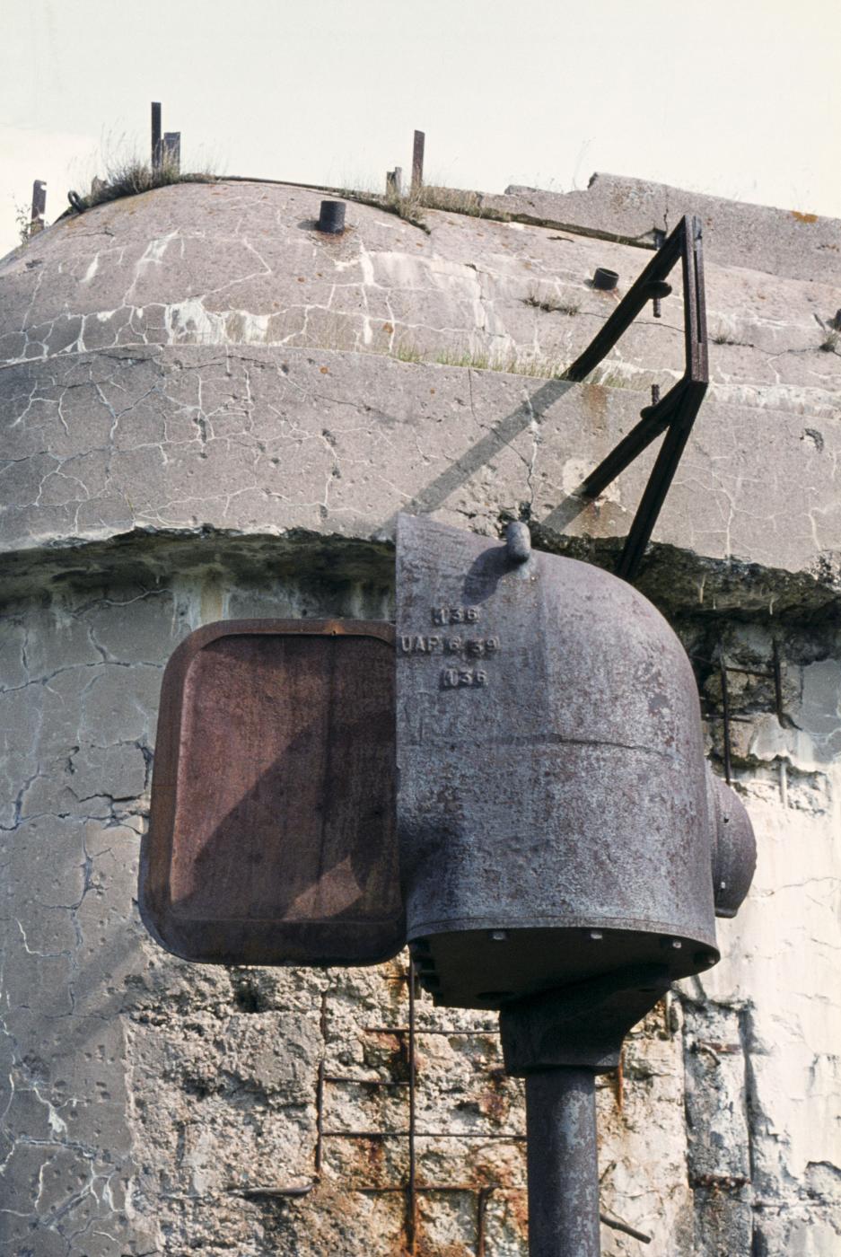 Ligne Maginot - BOVENBERG - A27 - (Ouvrage d'infanterie) - Bloc 3
Caisse pour le projecteur - MANSUY Michel