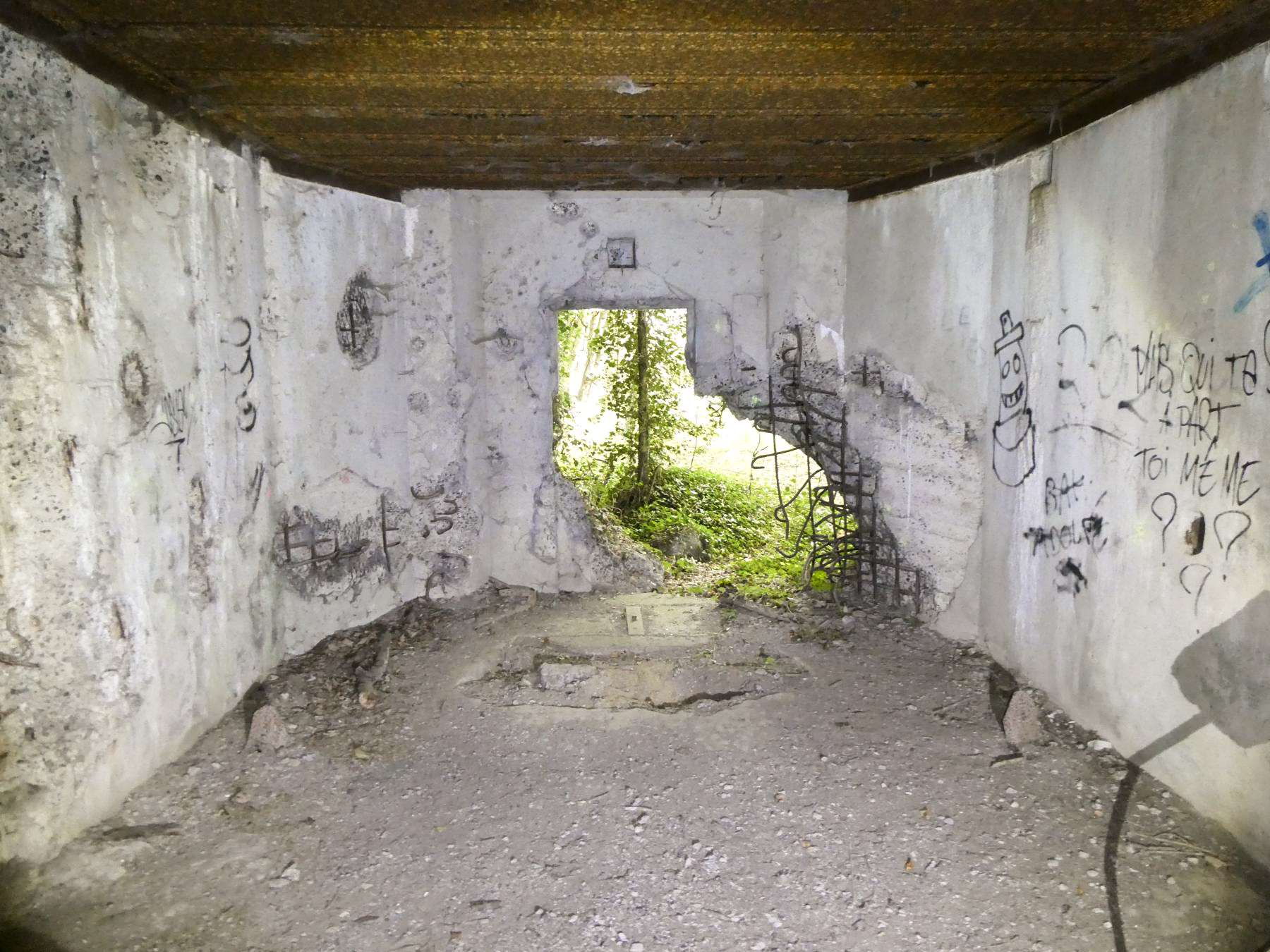 Ligne Maginot - FORT DE MAULDE EST - (Casemate d'artillerie) -  - ELLENA Daniel - CUNY Philippe