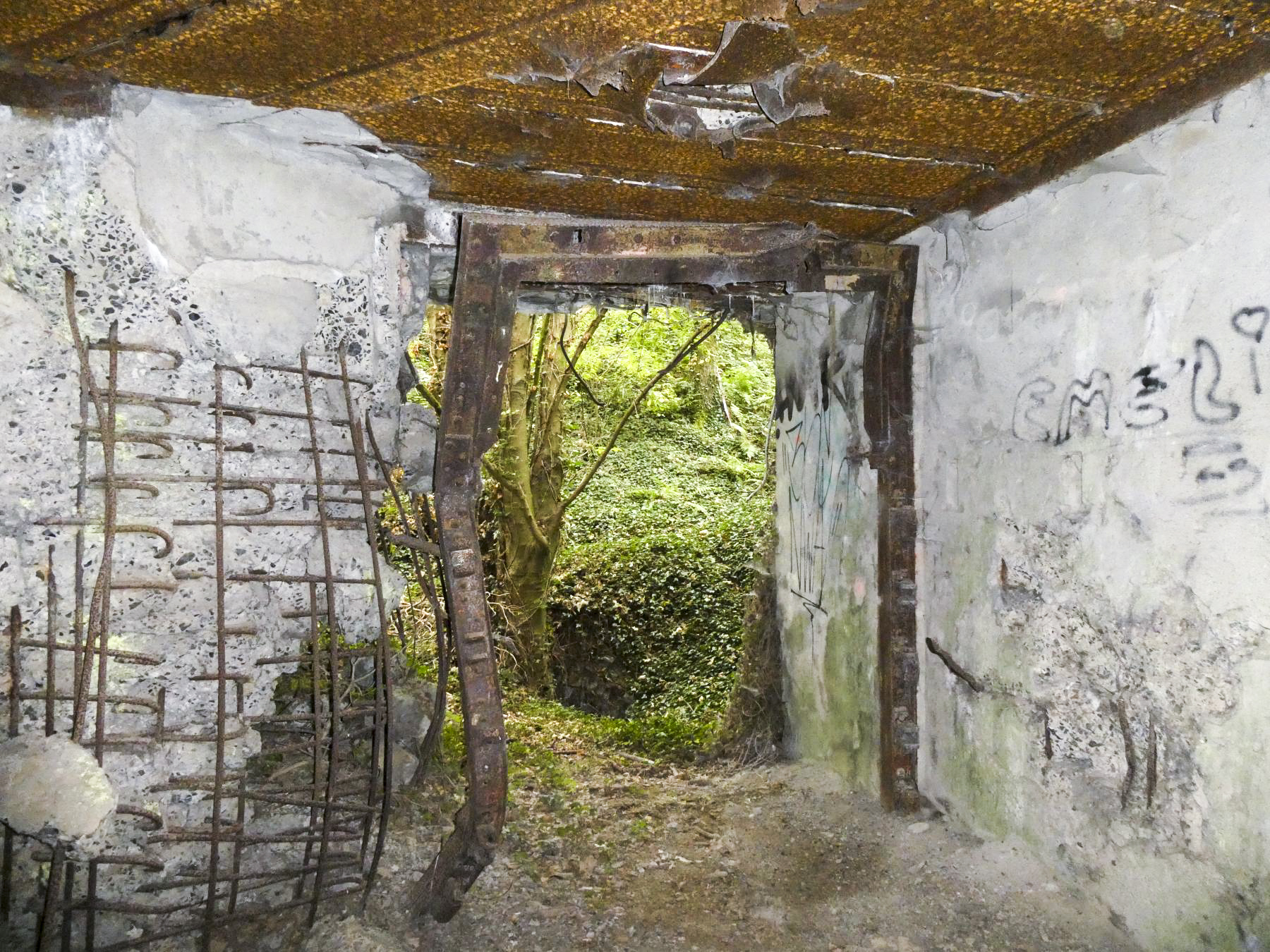 Ligne Maginot - FORT DE MAULDE EST - (Casemate d'artillerie) -  - ELLENA Daniel - CUNY Philippe