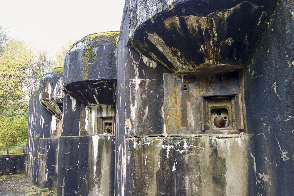 Ligne Maginot - SIMSERHOF - (Ouvrage d'artillerie) - Bloc 6
Enfilade des trois créneaux de 75/32 - Michel Teiten