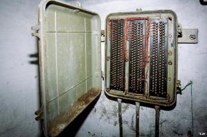 Ligne Maginot - 66T - (Chambre de coupure) - Boitier répartiteur datant de la modernisation du réseau pour l'OTAN (années 50)