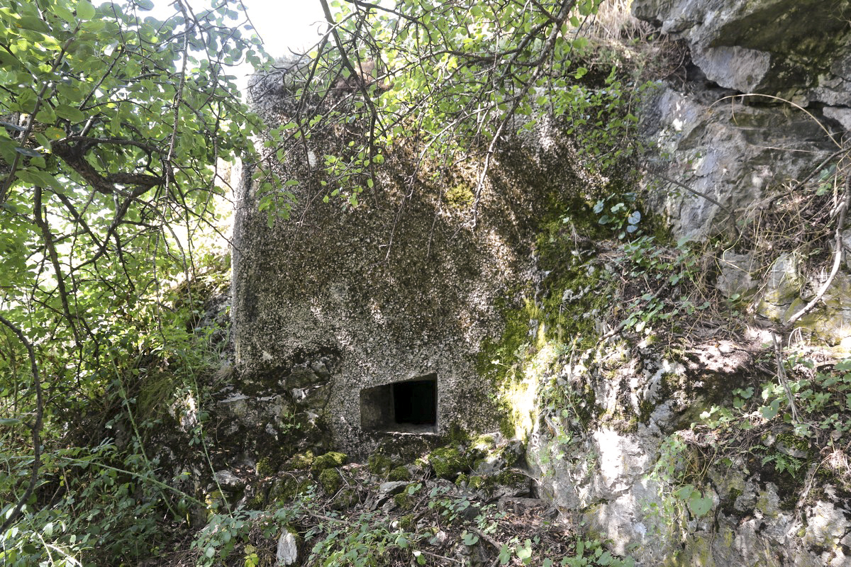 Ligne Maginot - LA PORTE 5 - (Blockhaus pour arme infanterie) - Créneau nord - Alain Perouffe