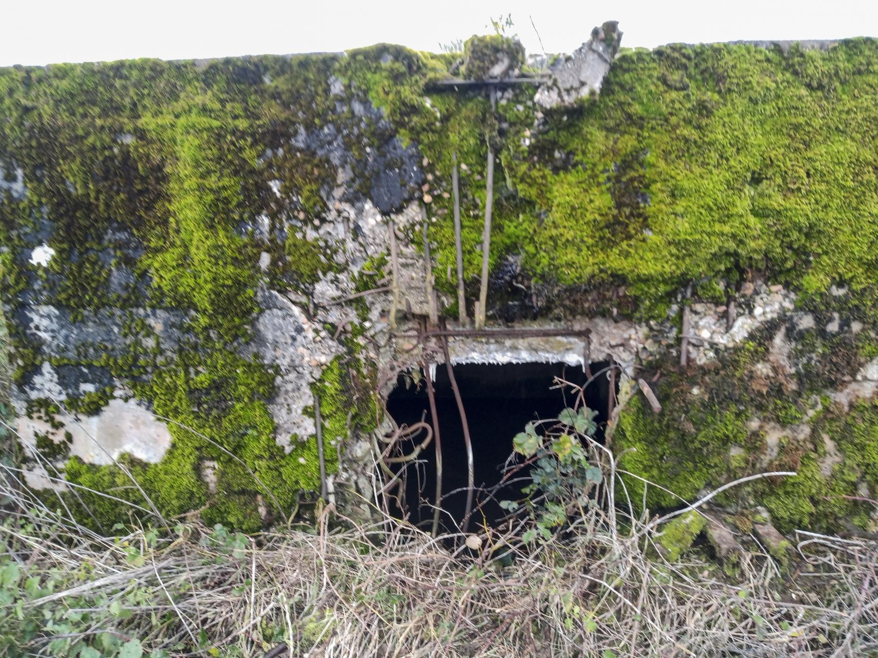 Ligne Maginot - IMMEREN 4 - (Blockhaus pour arme infanterie) - Le créneau - Marc Fossoul