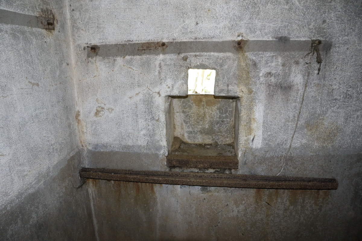 Ligne Maginot - DB20 - (Blockhaus pour canon) - Créneau mitrailleuse - Alain Perouffe