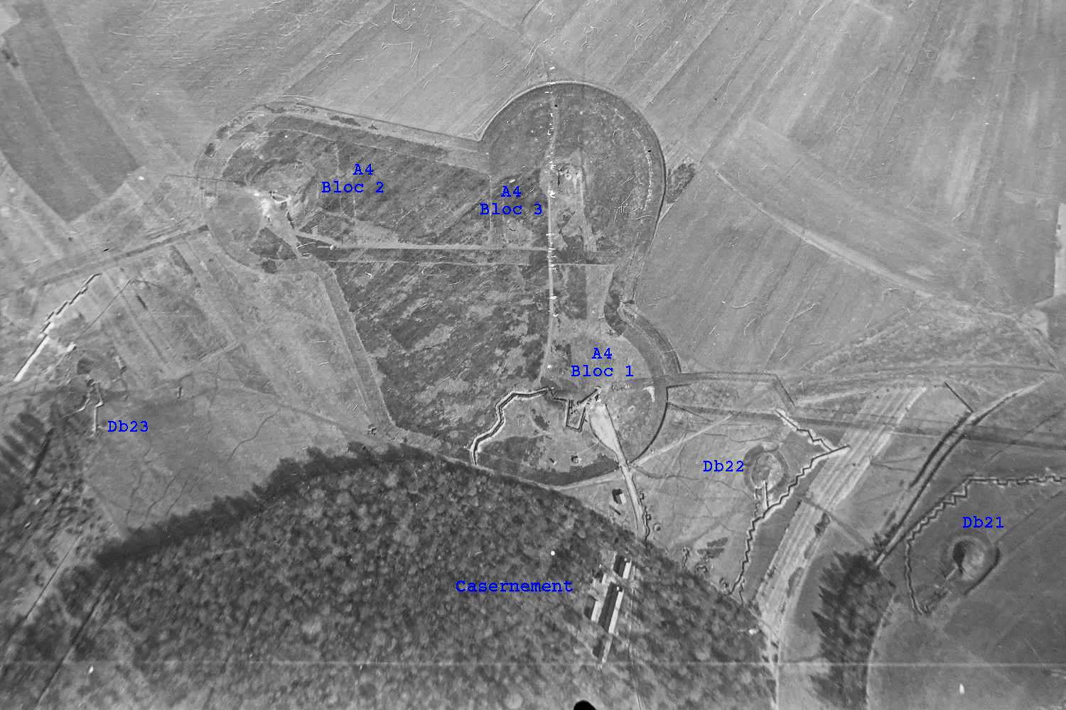 Ligne Maginot - MAUVAIS BOIS - A4 - (Ouvrage d'infanterie) - Vue aérienne
Mission du 12 mars 1940 - FA27 Alt 2000 - Armée de l'Air