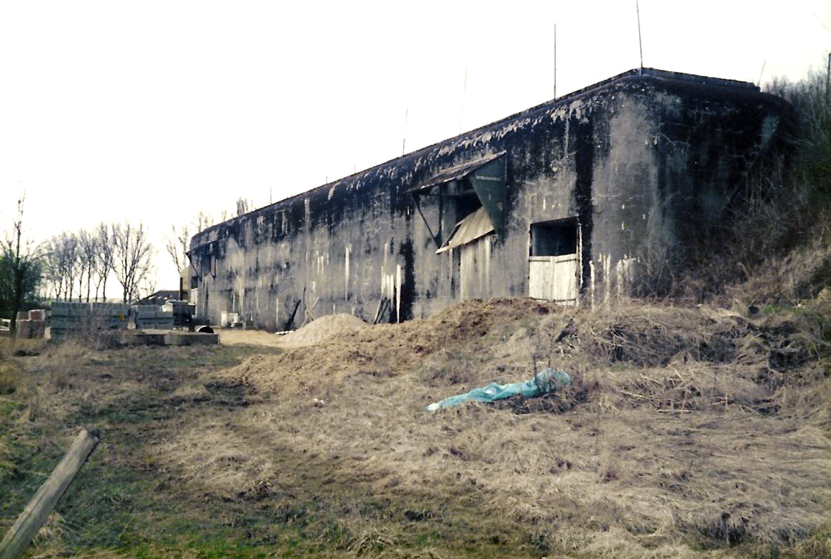 Ligne Maginot - LOMMERANGE - (Infrastructures électriques) - Le poste en 1986 - BURTSCHER Jean-Louis