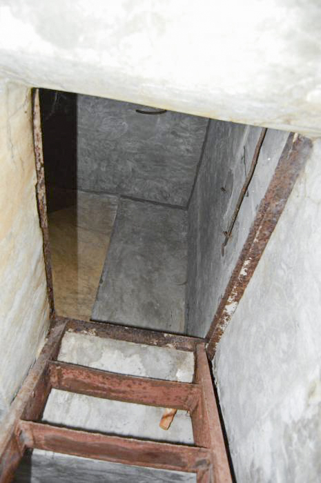 Ligne Maginot - E6 - TOURNEFORT (Casemate d'infanterie) - Le escalier métallique dans étage supérieur - Michal Prasil