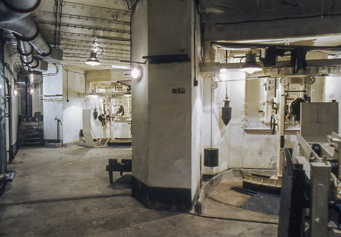 Ligne Maginot - AGAISEN (AN) - E03 - (Ouvrage d'artillerie) - Bloc 2
Mortier de 75 mle 31 sous casemate - KEMMEL Dominique