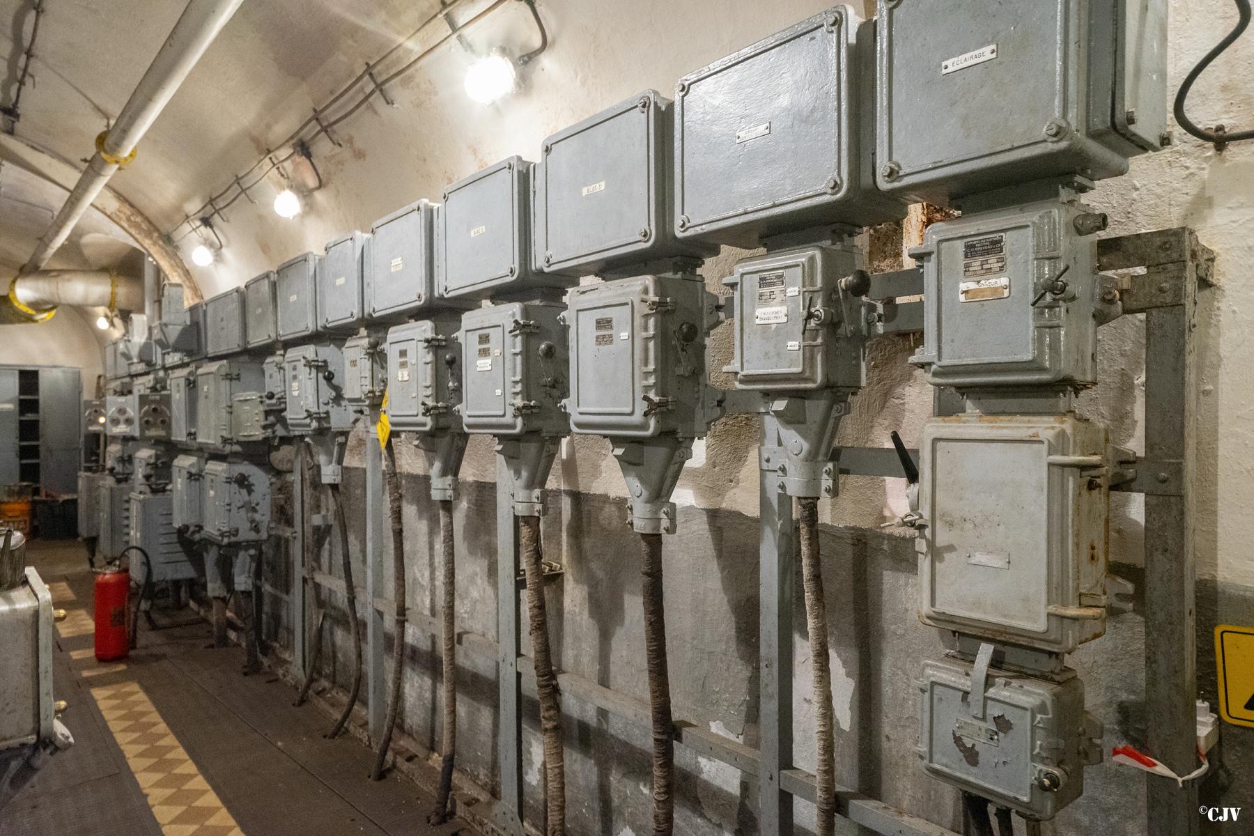 Ligne Maginot - AGAISEN (AN) - E03 - (Ouvrage d'artillerie) - L'usine électrique - Lia VERMEULEN