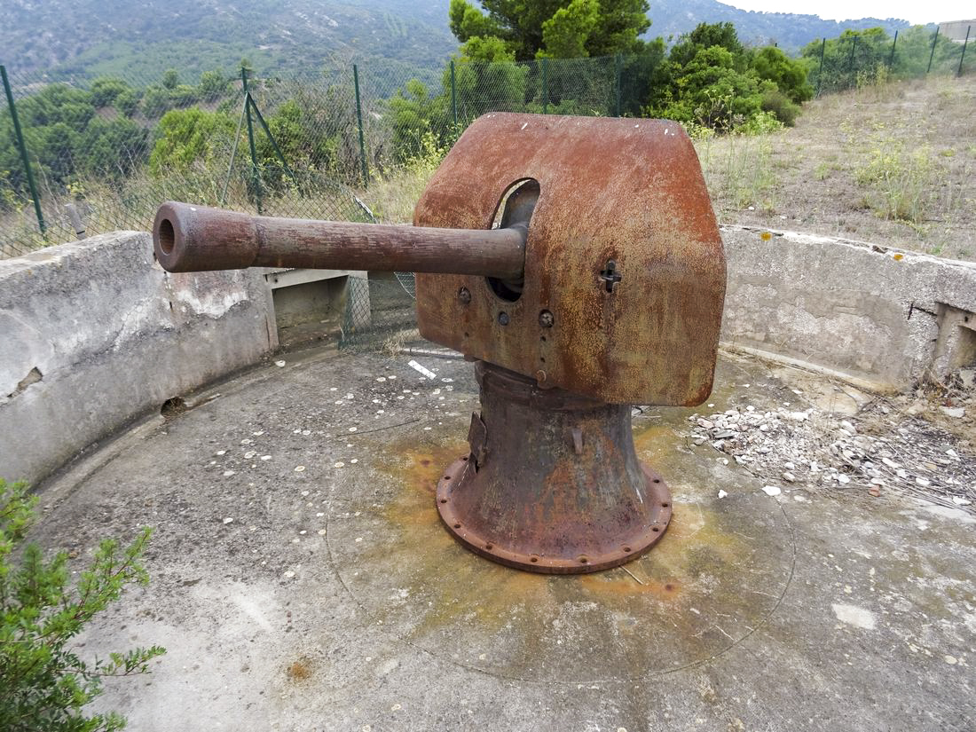 Ligne Maginot - Canon de 95mm Mle 1888 sur affut G de Côte - Photos en situation 'côte'
Pièce exposée à la batterie de Peyras