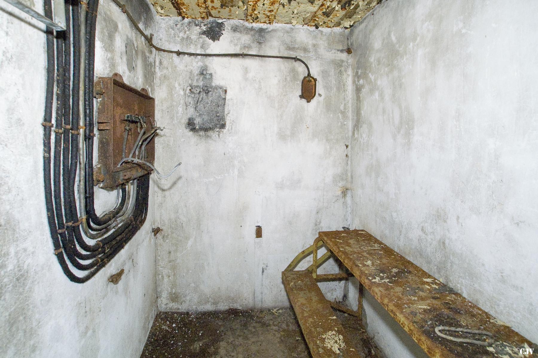 Ligne Maginot - BIESENBERG SOMMITALE - (Casemate d'infanterie - Simple) - Le central téléphonique - Lia VERMEULEN
