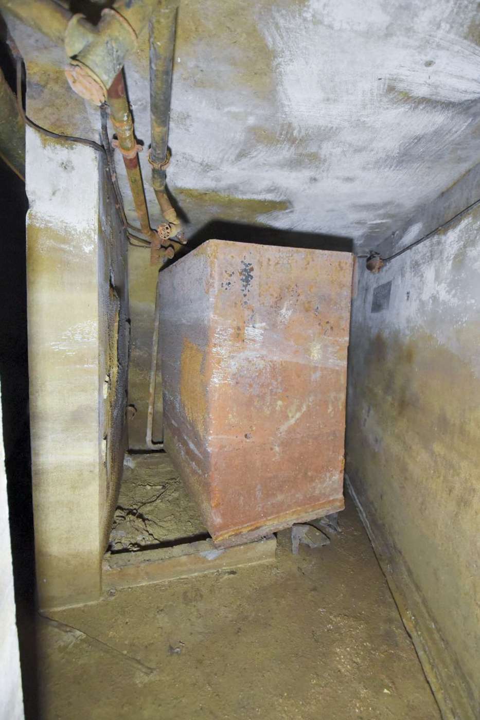 Ligne Maginot - BOIS DE KANFEN OUEST - C42 - (Casemate d'infanterie - Simple) - Citerne d'eau pour le refroidissement du groupe électrogène - Ludovic KNAPP