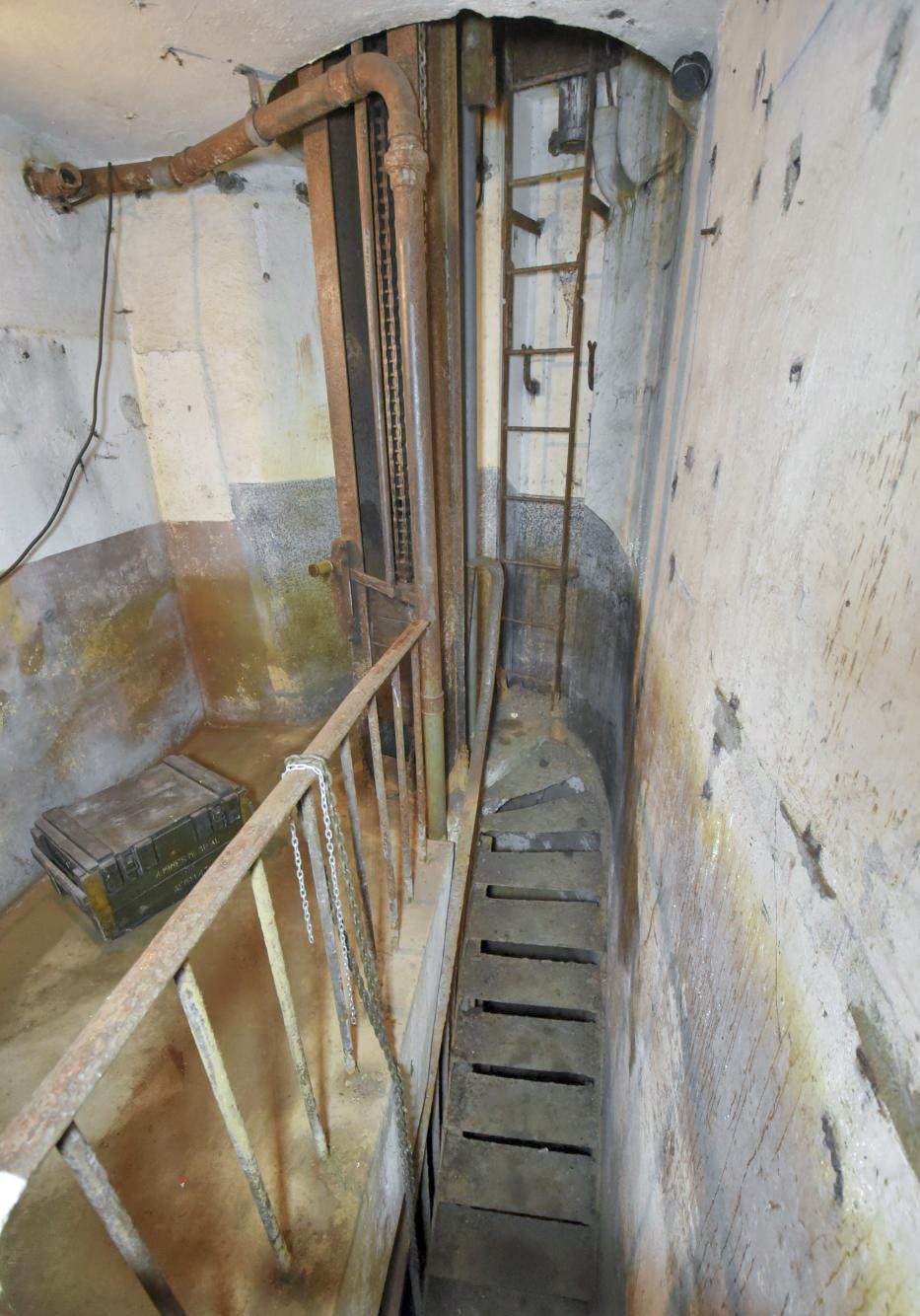 Ligne Maginot - BOIS DE KANFEN OUEST - C42 - (Casemate d'infanterie - Simple) - Accès à l'étage inférieur - Ludovic KNAPP