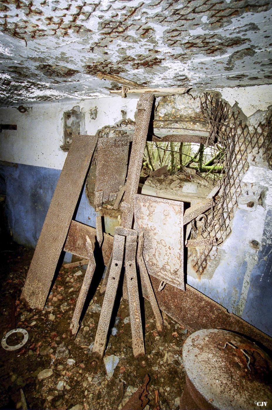 Ligne Maginot - CB13BIS - PETERSBERG - (Blockhaus pour canon) - L'affut crinoline pour canon de 47 mm - Lia VERMEULEN