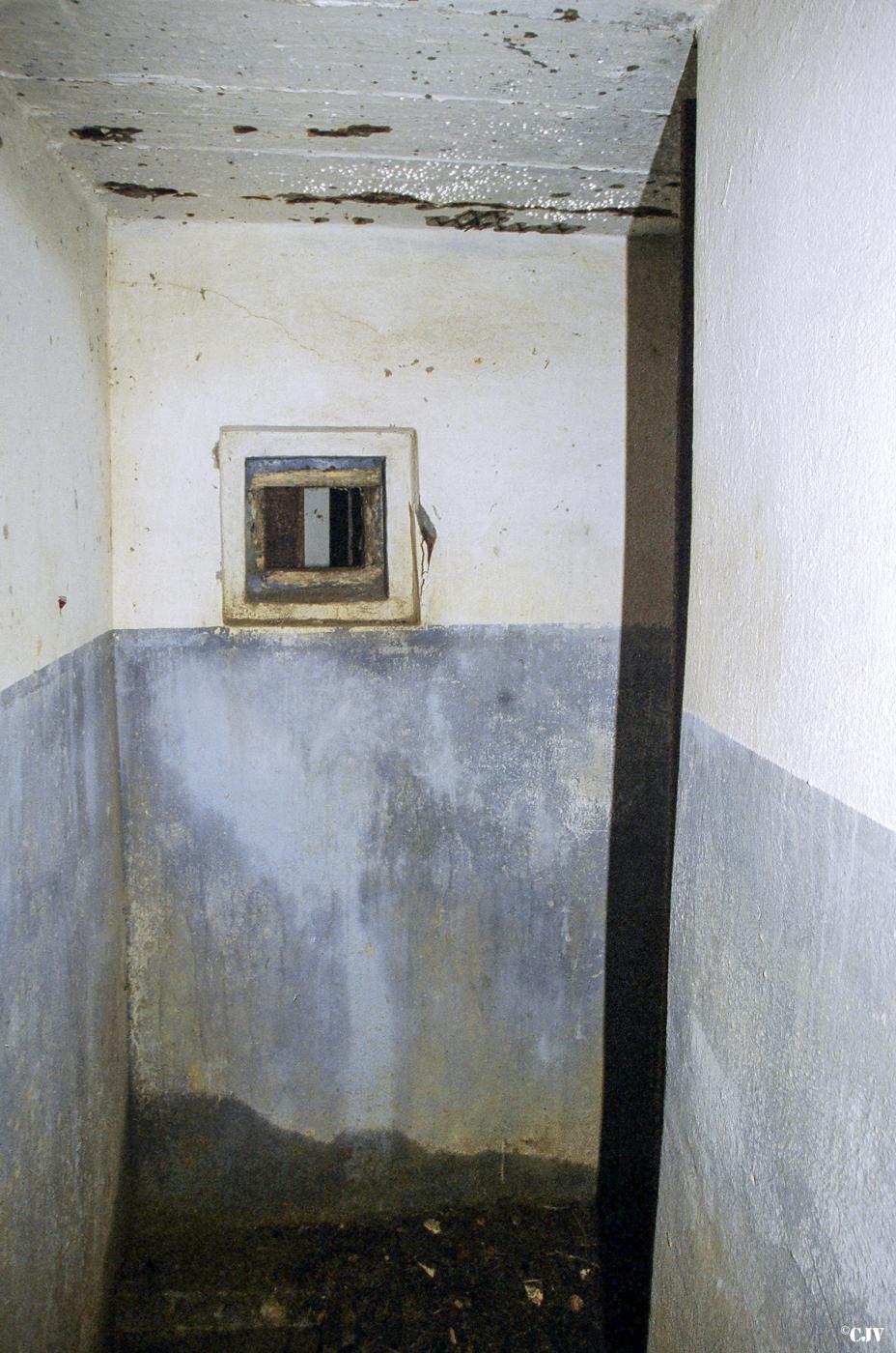 Ligne Maginot - CB13BIS - PETERSBERG - (Blockhaus pour canon) - Couloir d'entrée - Lia VERMEULEN