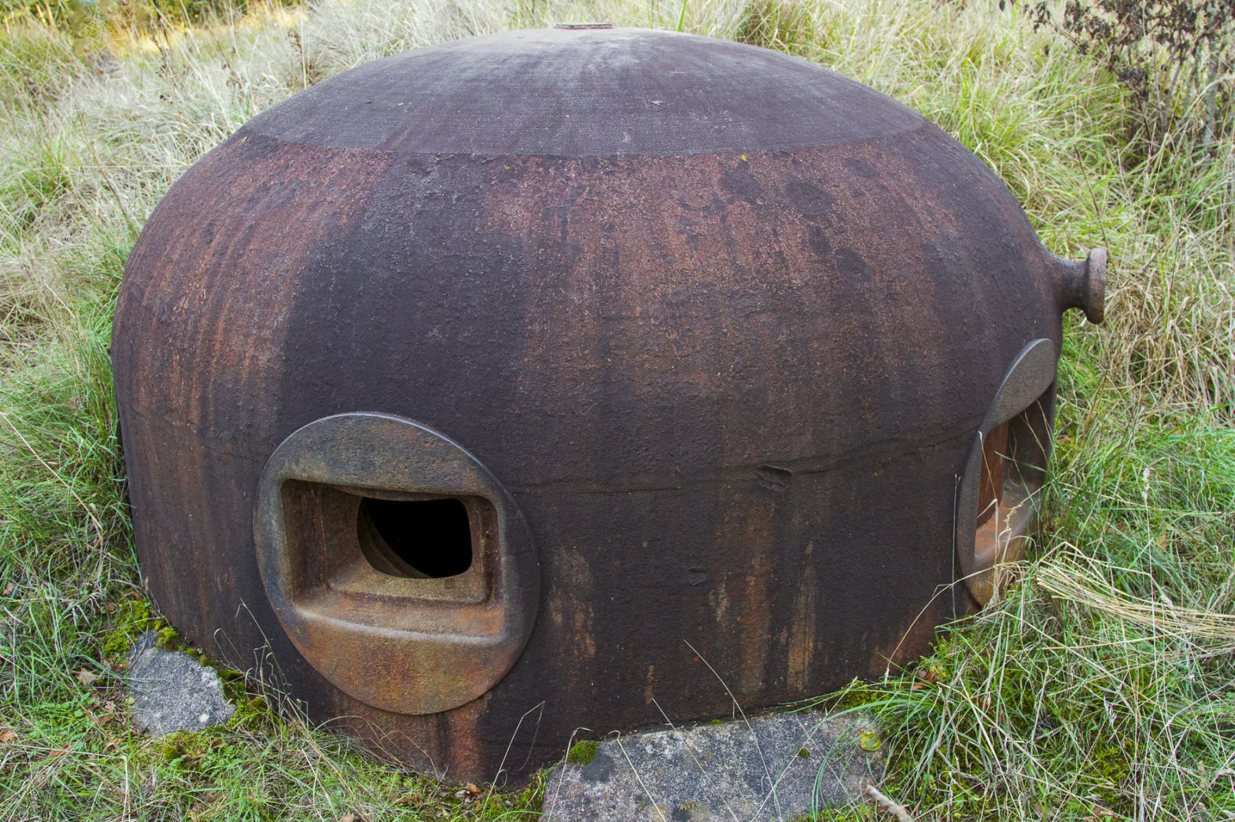 Ligne Maginot - VELOSNES - (Ouvrage d'artillerie) - Bloc 2
Cloche GFM  - Michel Teiten