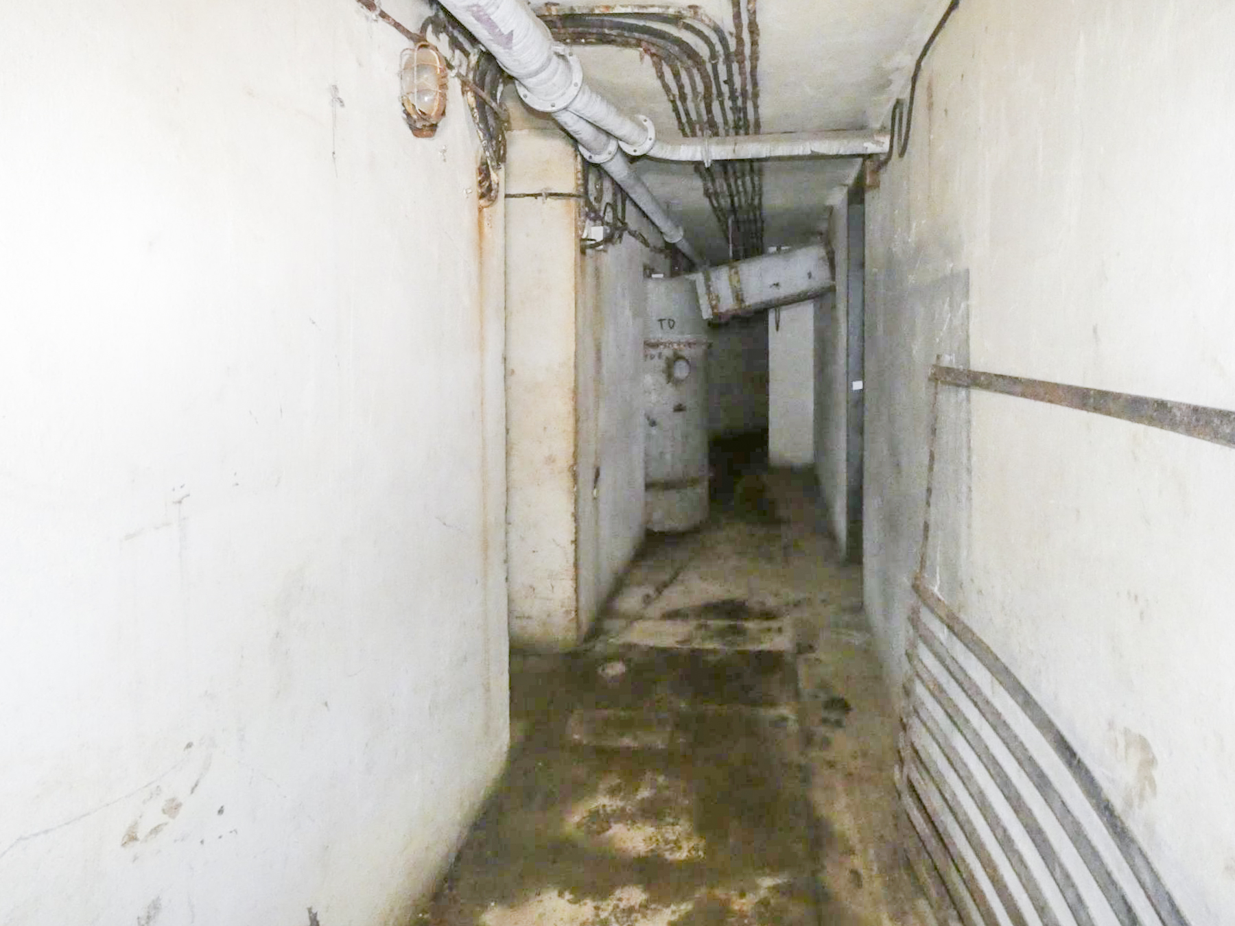 Ligne Maginot - FERMONT - A2 - (Ouvrage d'artillerie) - Bloc 4
Couloir de l'étage inférieur - STENGER Mathieu