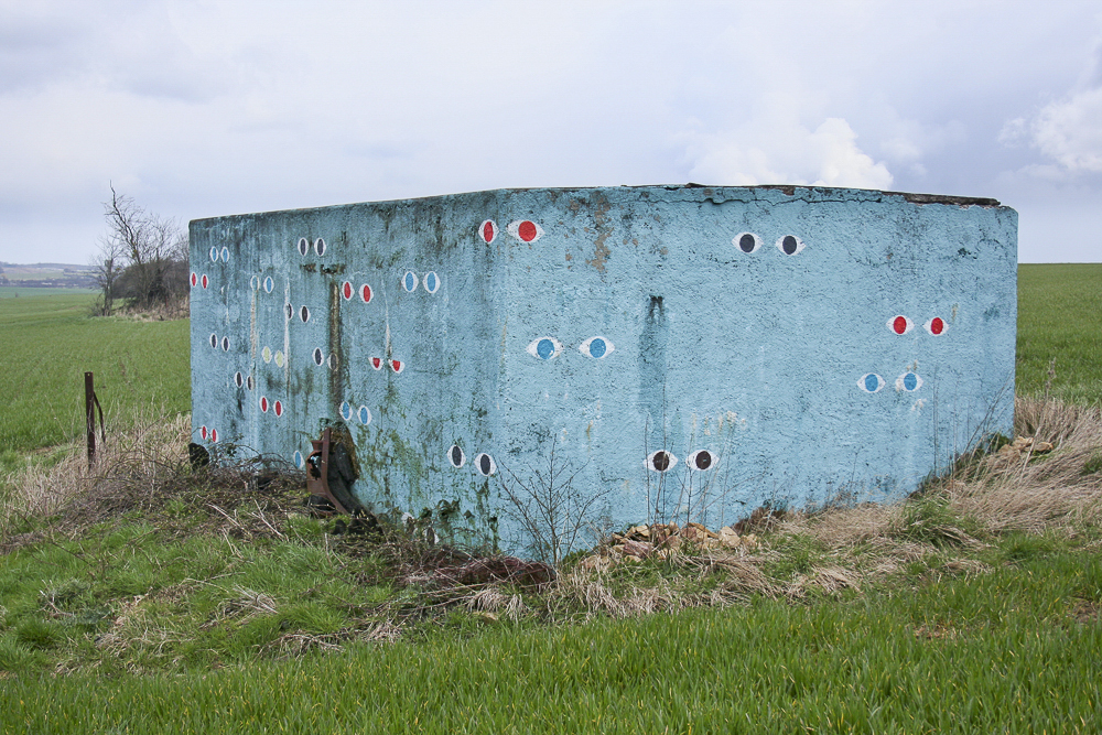 Ligne Maginot - CB314 - (Blockhaus pour arme infanterie) - Peinture 'artistique' sur deux faces du bloc - Michel Teiten
