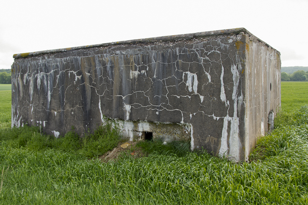 Ligne Maginot - CB344 - BREITENBAUM - (Blockhaus pour arme infanterie) - Créneau latéral non terminé. Entrée du bloc à droite. - Michel Teiten