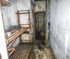 Ligne Maginot - FERMONT - A2 - (Ouvrage d'artillerie) - Bloc 6
Chambre pour 2 hommes dans l'accès à la cloche GFM Est
