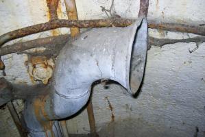 Ligne Maginot - HETTANGE GRANDE - O9 - (Observatoire d'artillerie) - Tube acoustique dans la cloche GFM