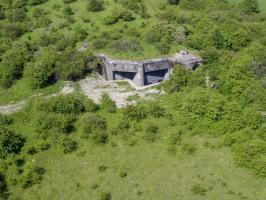 Ligne Maginot - COUME ANNEXE SUD - A32 - (Ouvrage d'infanterie) - Bloc 3
Vue générale du bloc avec les créneaux FM, embrasures des mortiers de 81mm et cloches GFM.