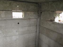 Ligne Maginot - LEGERET EST - (Blockhaus pour arme infanterie) - L'intérieur du blockhaus avec ses deux créneaux FM. On distingue bien les éléments préfabriqués.
