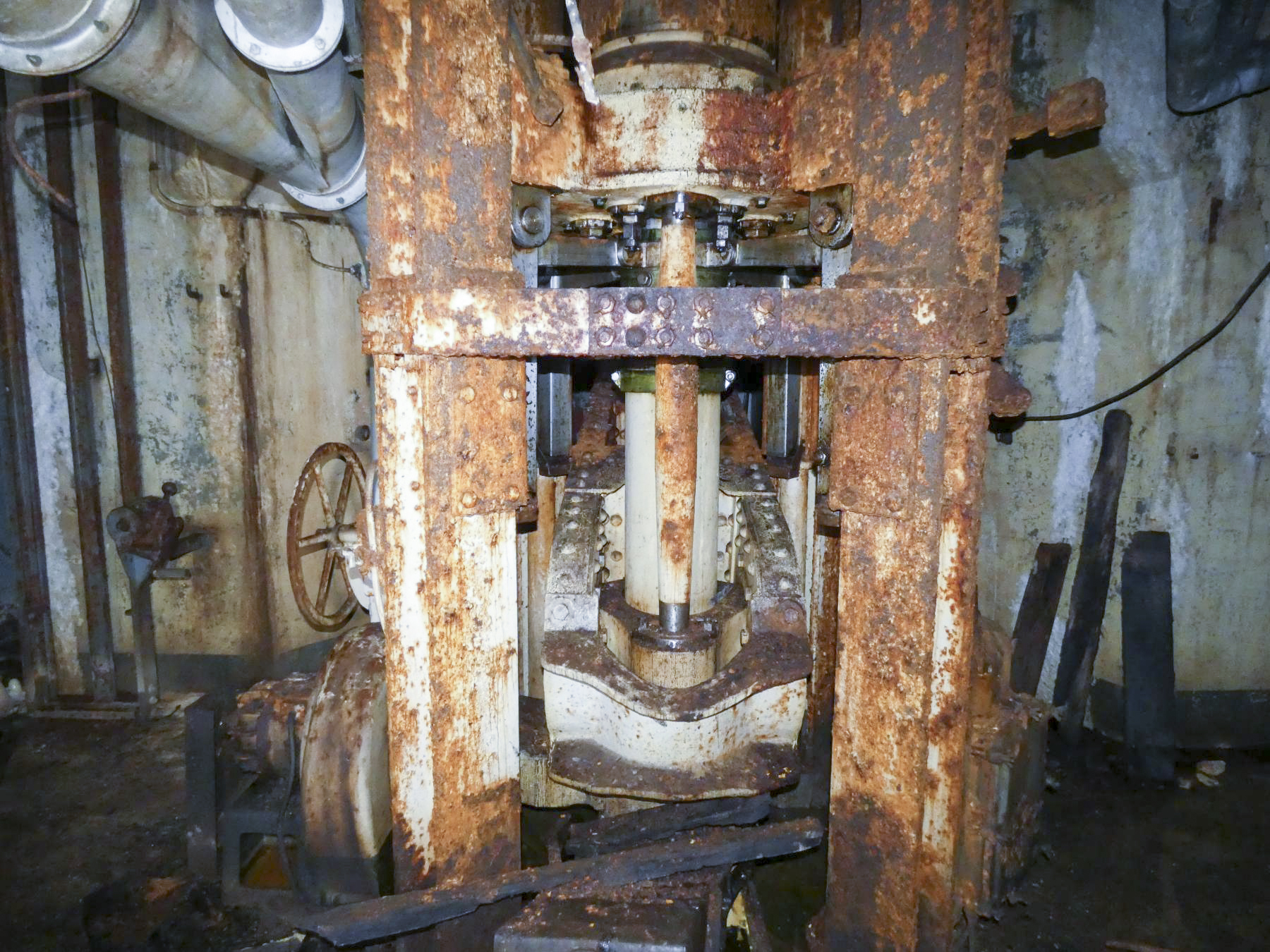 Ligne Maginot - FERMONT - A2 - (Ouvrage d'artillerie) - Bloc 6
Etage inférieur de la tourelle mitrailleuses - STENGER Mathieu