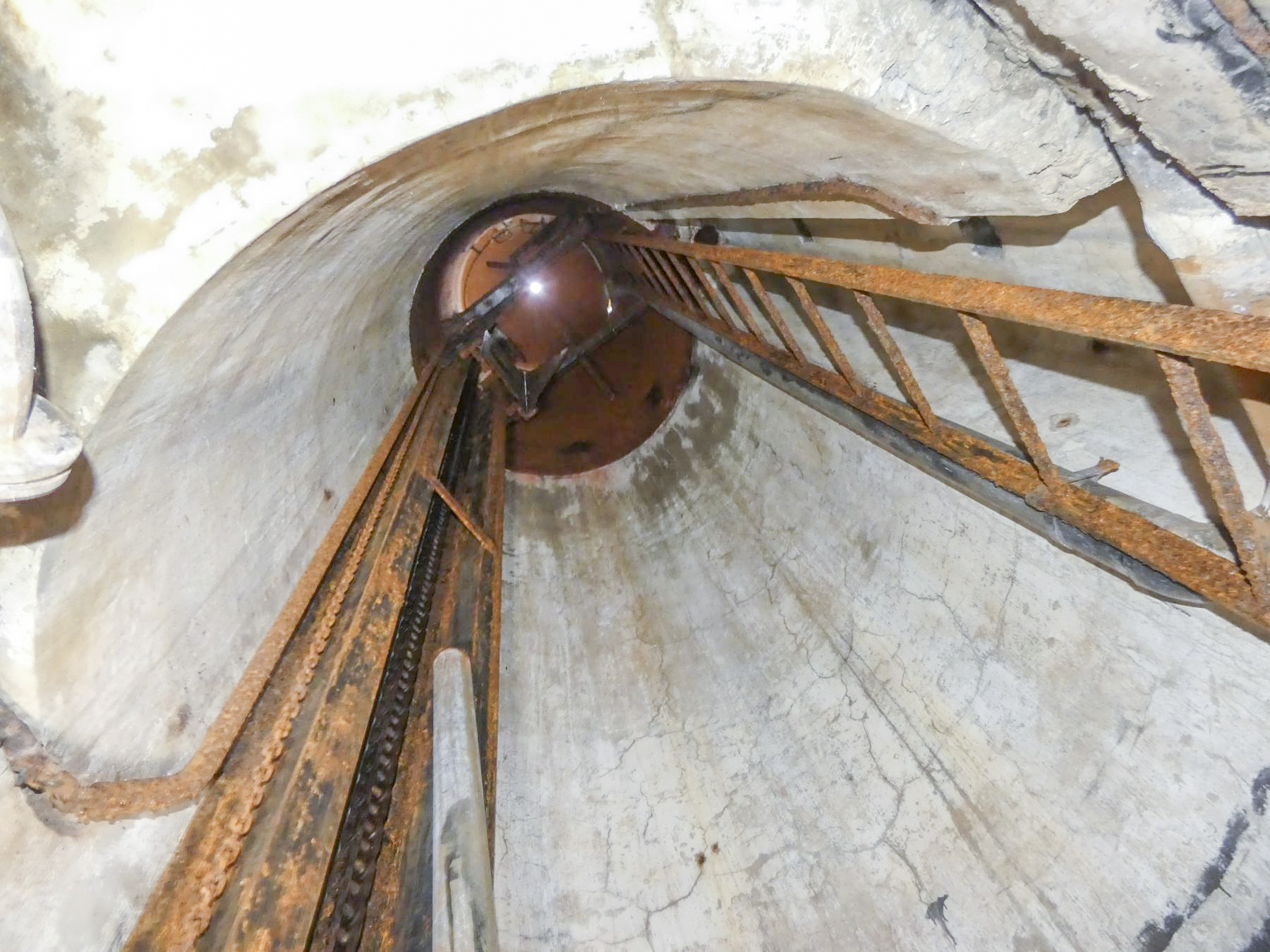 Ligne Maginot - FERMONT - A2 - (Ouvrage d'artillerie) - Bloc 6
Cloche GFM Ouest - STENGER Mathieu