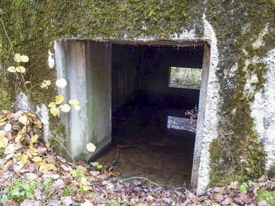Ligne Maginot - CB235 - RIPPERT 1 - (Blockhaus pour canon) - Noter qu'il n'est pas prévu d'obturer cette entrée avec des rails SNCF comme c'est en général le cas avec les blocs MOM pour canon. - Pascal LAMBERT