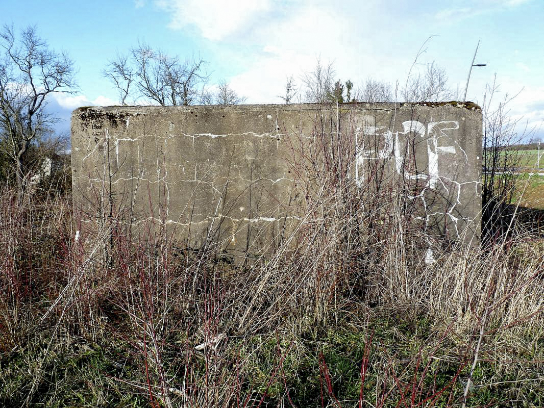 Ligne Maginot - CB257 - CIMETIERE D'HETTANGE - (Blockhaus pour arme infanterie) -            - Sylvie Laure LAMBERT