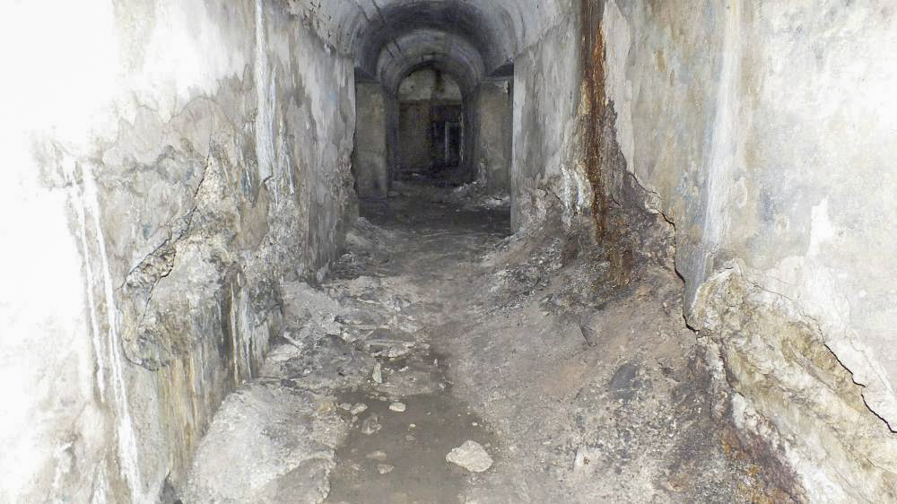 Ligne Maginot - HELMREICH - X10 - (Abri) - Couloir intérieur
On note la dégradation progressive des piédroits liée aux poussées du terrain. - Thierry MULLER