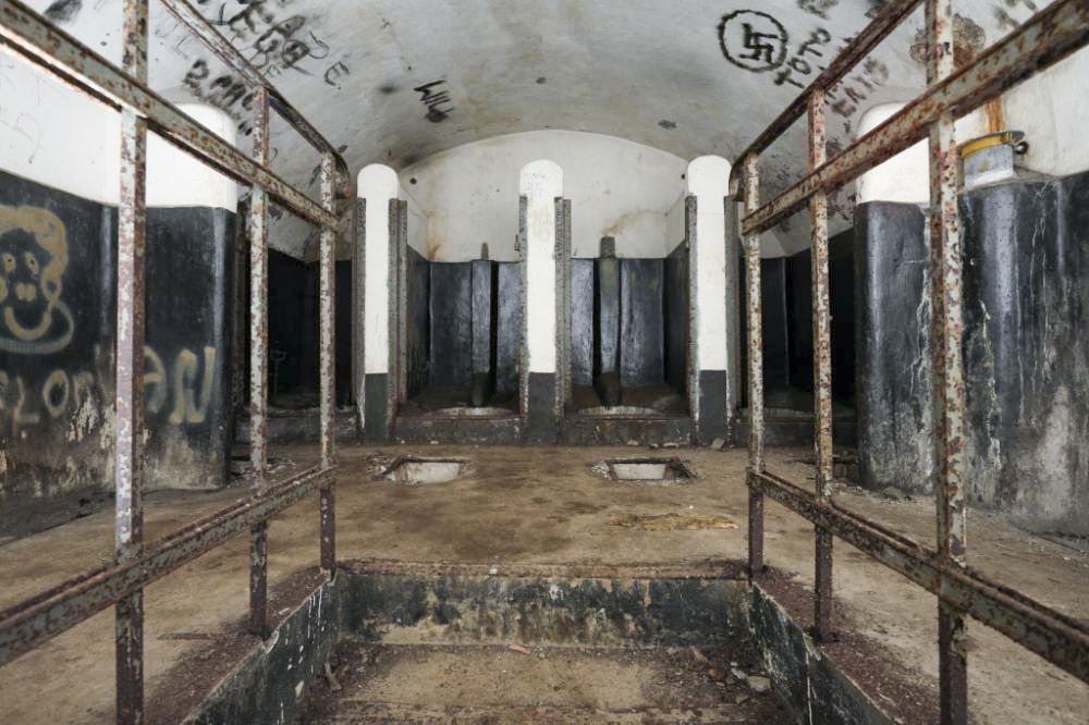 Ligne Maginot - HELMREICH - X10 - (Abri) - Les latrines - www.arnaultjl-photo.com