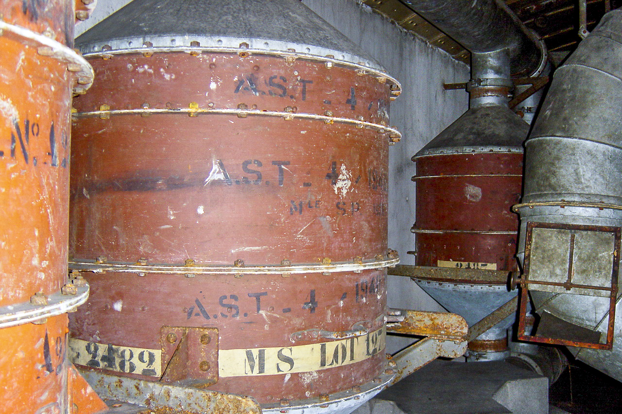 Ligne Maginot - HETTANGE GRANDE - X8 (QUARTIER ROUSSY - III/168°RIF) - (Abri) - Filtres de la salle de neutralisation - Michel Teiten