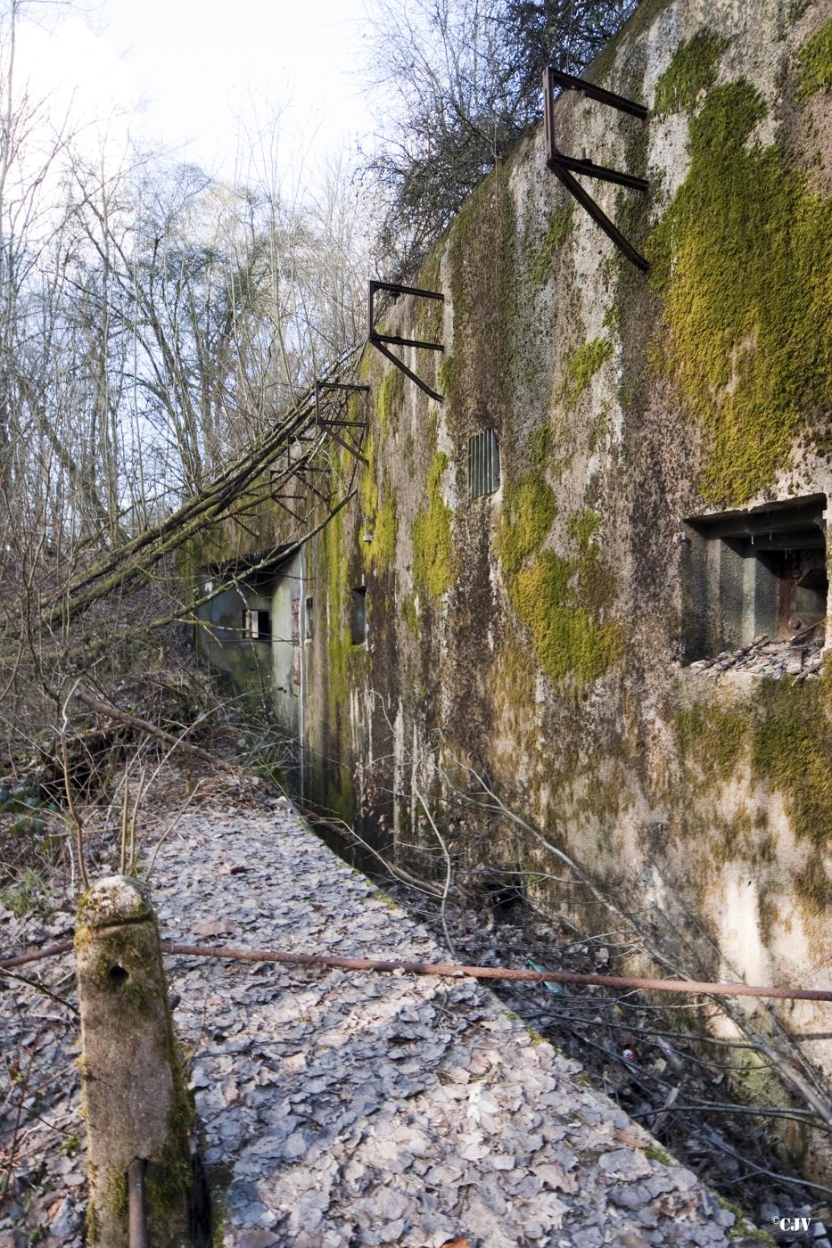 Ligne Maginot - RIPPERT - X13 (QUARTIER KARRE - II/168°RIF) - (Abri) - La façade - Lia VERMEULEN