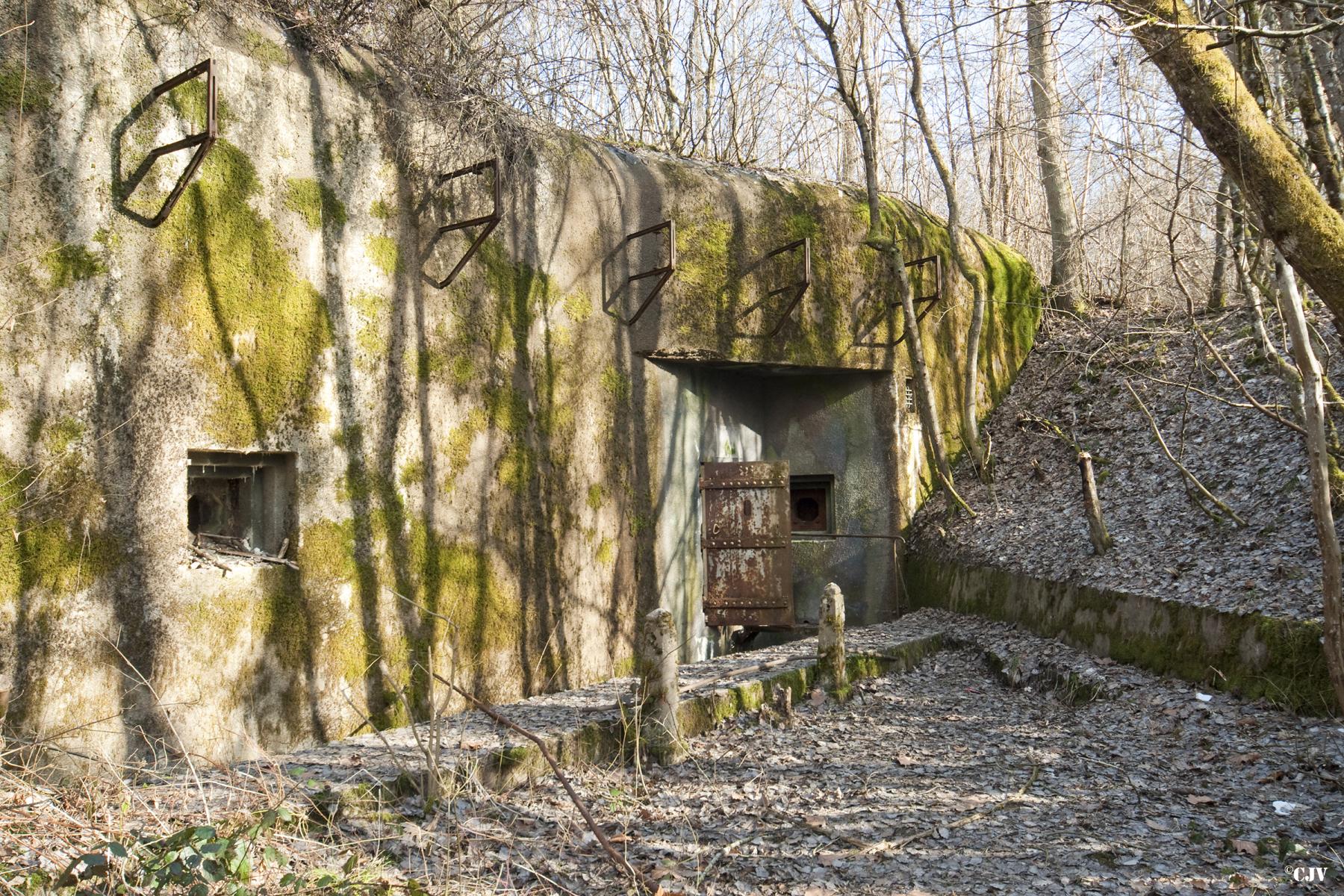 Ligne Maginot - RIPPERT - X13 (QUARTIER KARRE - II/168°RIF) - (Abri) - L'entrée - Lia VERMEULEN