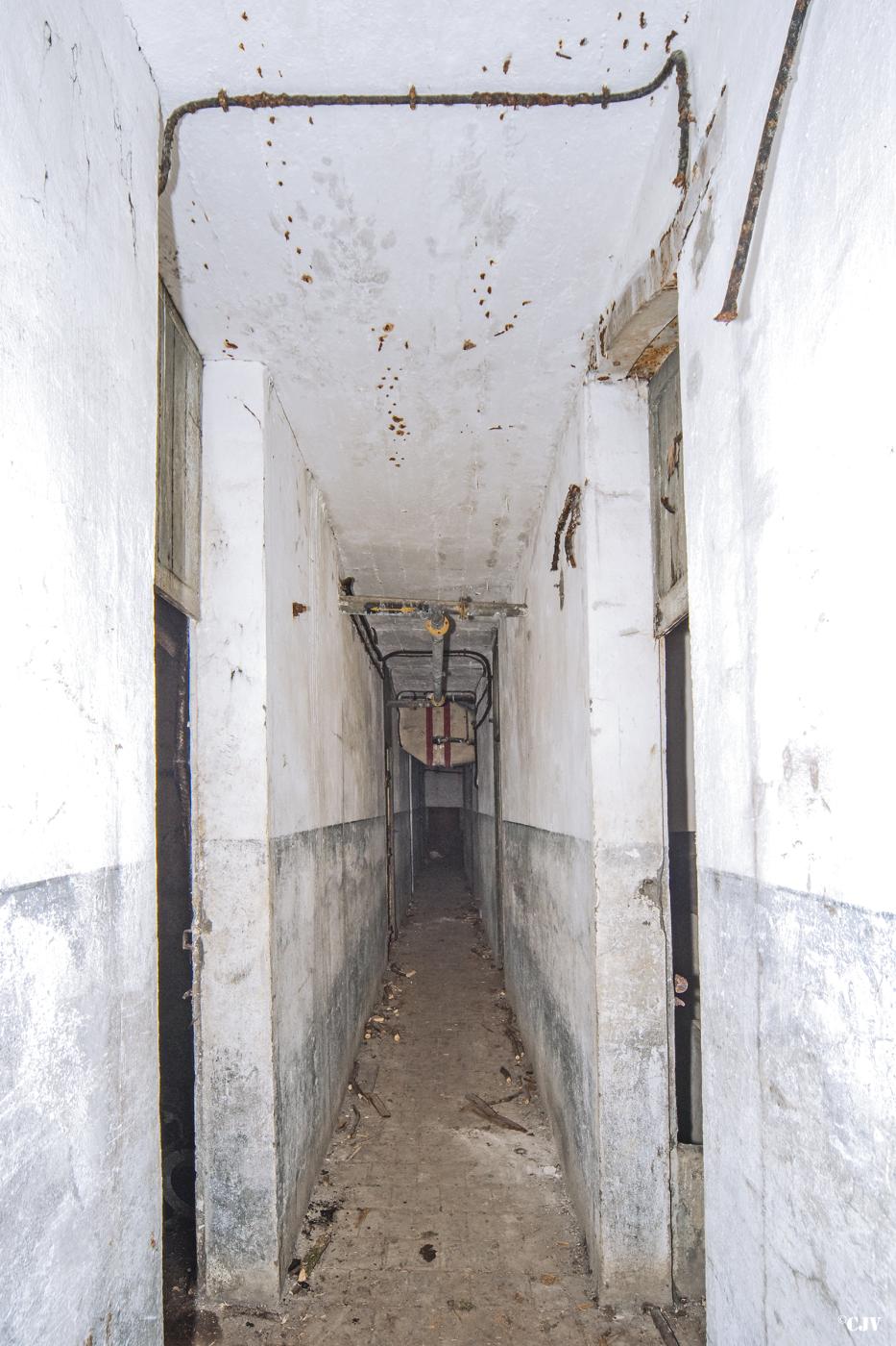 Ligne Maginot - RIPPERT - X13 (QUARTIER KARRE - II/168°RIF) - (Abri) - Couloir - Lia VERMEULEN