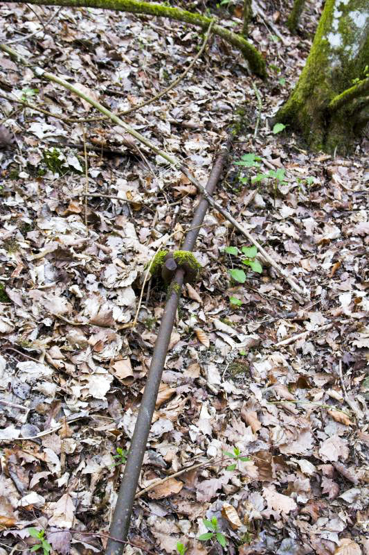 Ligne Maginot - RIPPERT - X13 (QUARTIER KARRE - II/168°RIF) - (Abri) - Barre d'ancrage au sol des filets de camouflage. - Michel Teiten