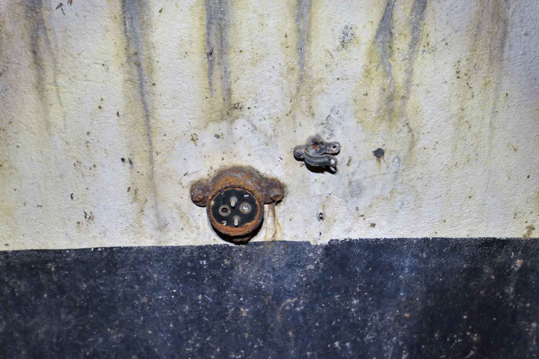 Ligne Maginot - SAINTE MARIE (168° RIF - 70° RAMF) - (PC de Sous-Secteur) - PC
Une prise téléphonique - knapp ludovic