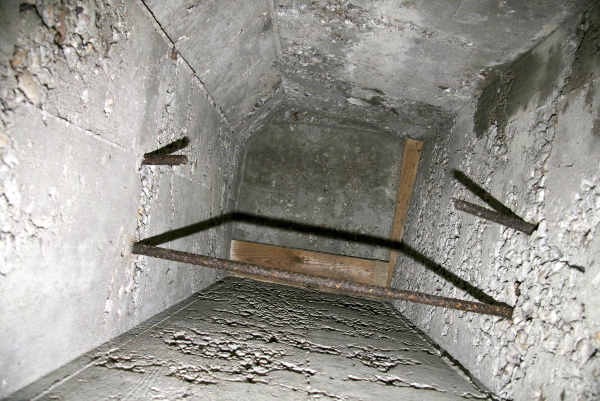 Ligne Maginot - GRESSES WALD - (Observatoire d'infanterie) - Exigu, mais apparemment l'observateur pouvait s’asseoir - Alain Perouffe