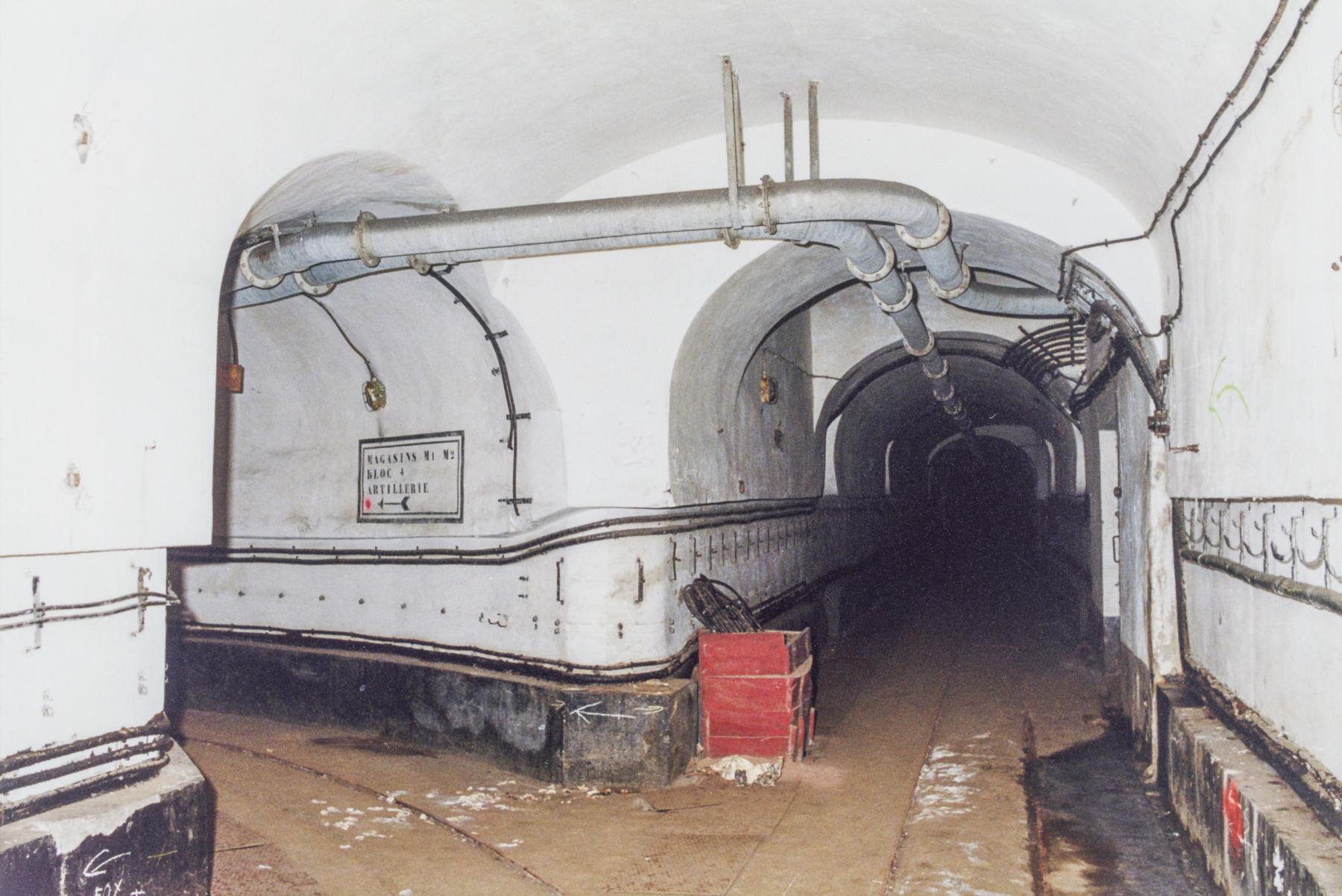 Ligne Maginot - GRAND HOHEKIRKEL - (Ouvrage d'artillerie) - Galerie principal avec la galerie latéral vers bloc 4 - MANSUY Michel