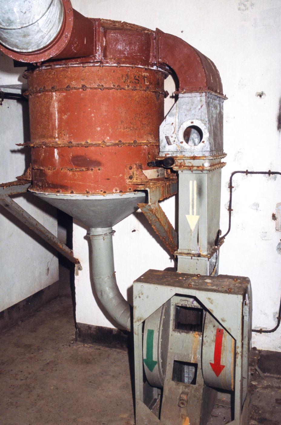 Ligne Maginot - HETTANGE GRANDE - O9 - (Observatoire d'artillerie) - Filtre à air de l’observatoire - MANSUY Michel