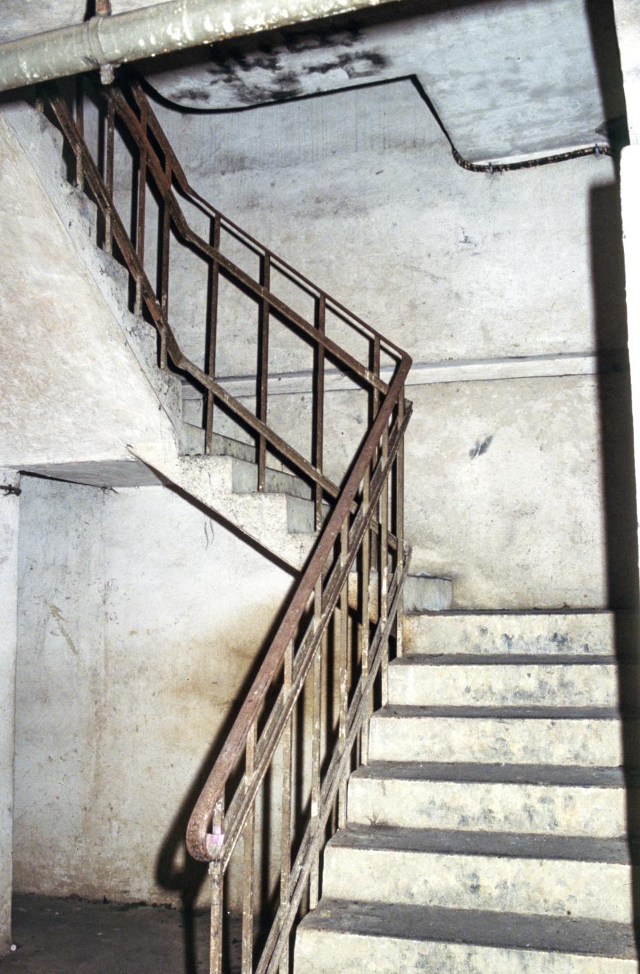 Ligne Maginot - HETTANGE GRANDE - X8 (QUARTIER ROUSSY - III/168°RIF) - (Abri) - Un des escaliers - MANSUY Michel