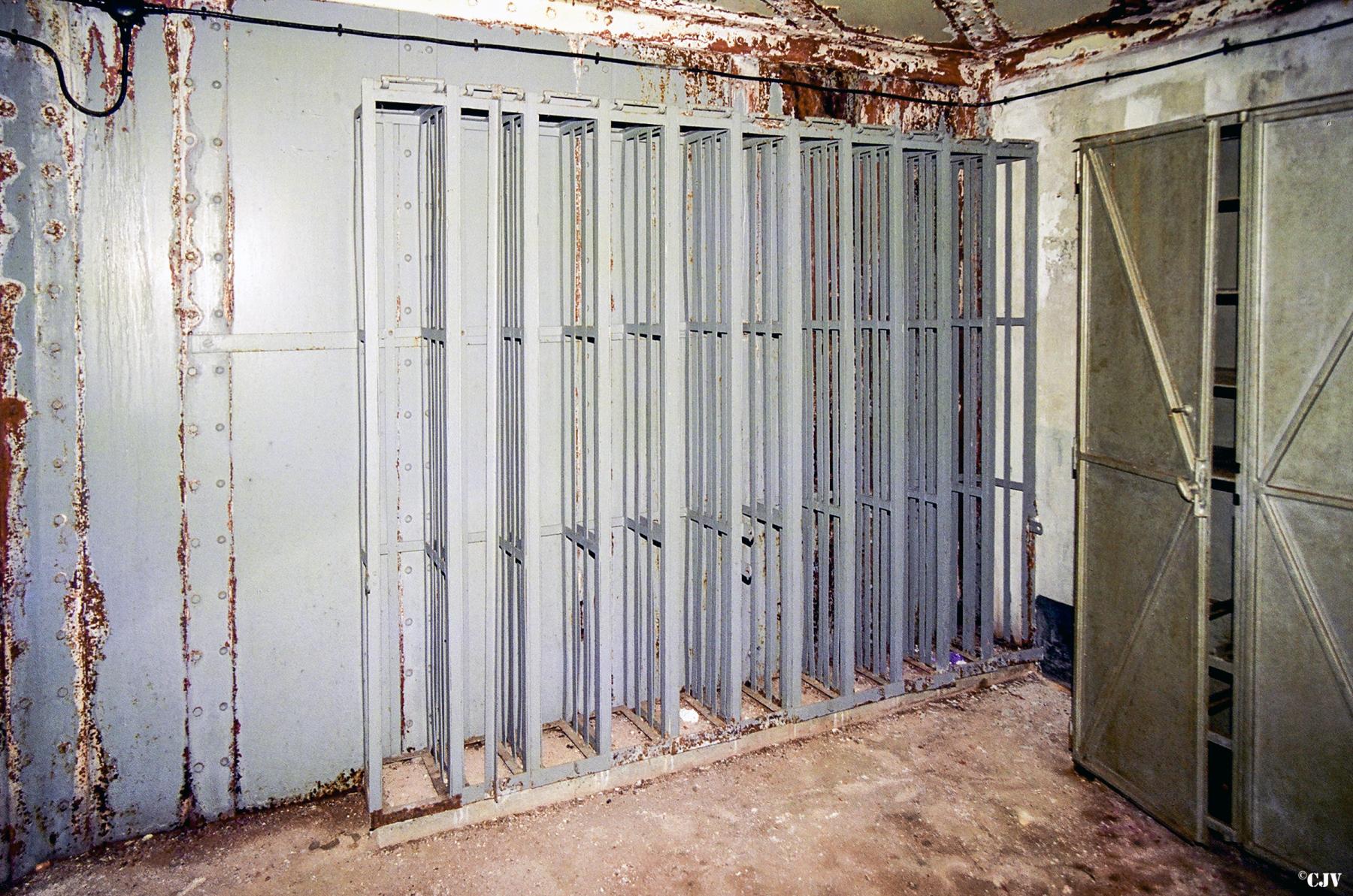 Ligne Maginot - CASTILLON (CN) - EO8 - (Ouvrage d'artillerie) - Bloc 4 - Lia VERMEULEN