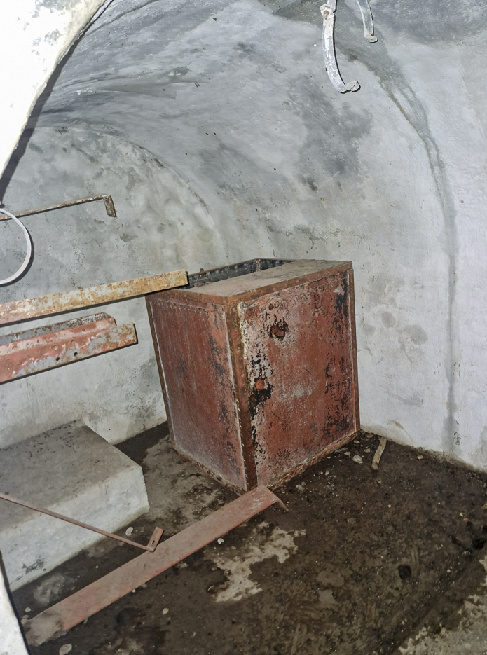 Ligne Maginot - CASTEL VIEIL - (Ouvrage d'infanterie) - Bloc 1
Alvéole pour le système de ventilation manuel - Stuart ANDRE