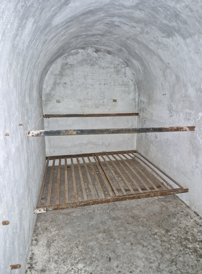 Ligne Maginot - CASTEL VIEIL - (Ouvrage d'infanterie) - Couloir central - Chambre de troupe - Stuart ANDRE